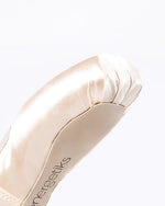 Load image into Gallery viewer, Energetiks Emilia Pointe Shoe